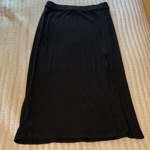 Abercrombie & Fitch Classic Black Ribbed Midi Skirt with Slit